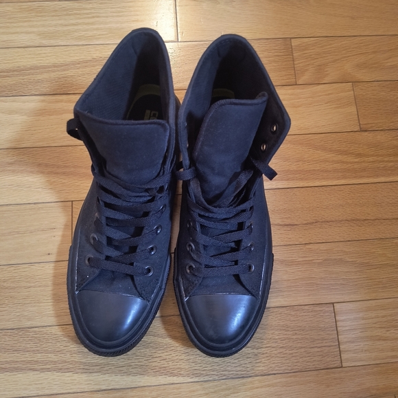 Men Black Converse High Tops - Picture 4 of 5